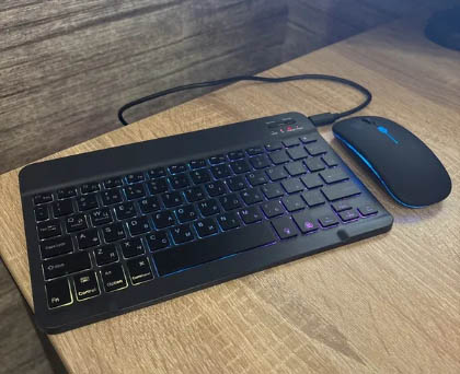 Беспроводная клавиатура с подсветкой