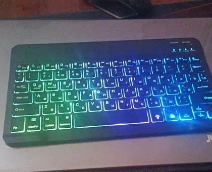 Беспроводная клавиатура с подсветкой